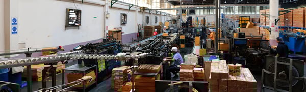 Work-man-working-line-industrial-machine-737450-pxhee.com.